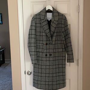 NVLT WOMANS COAT